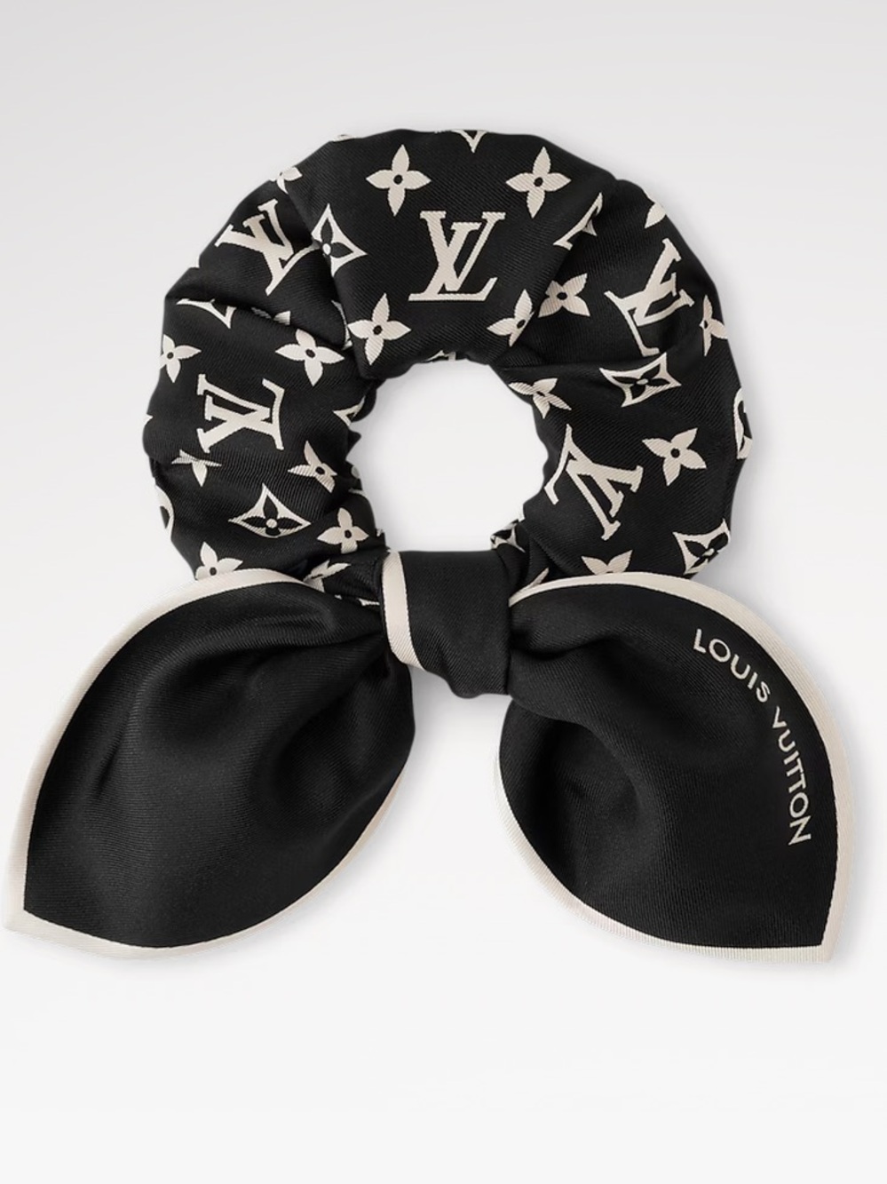 Louis Vuitton Monogram Silhouette Scrunchie new with receipts
M97250 - Picture 2 of 13